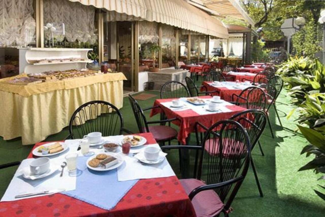 Hotel Alfredo'S ريميني المظهر الخارجي الصورة