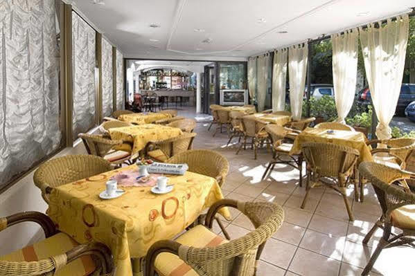 Hotel Alfredo'S ريميني المظهر الخارجي الصورة